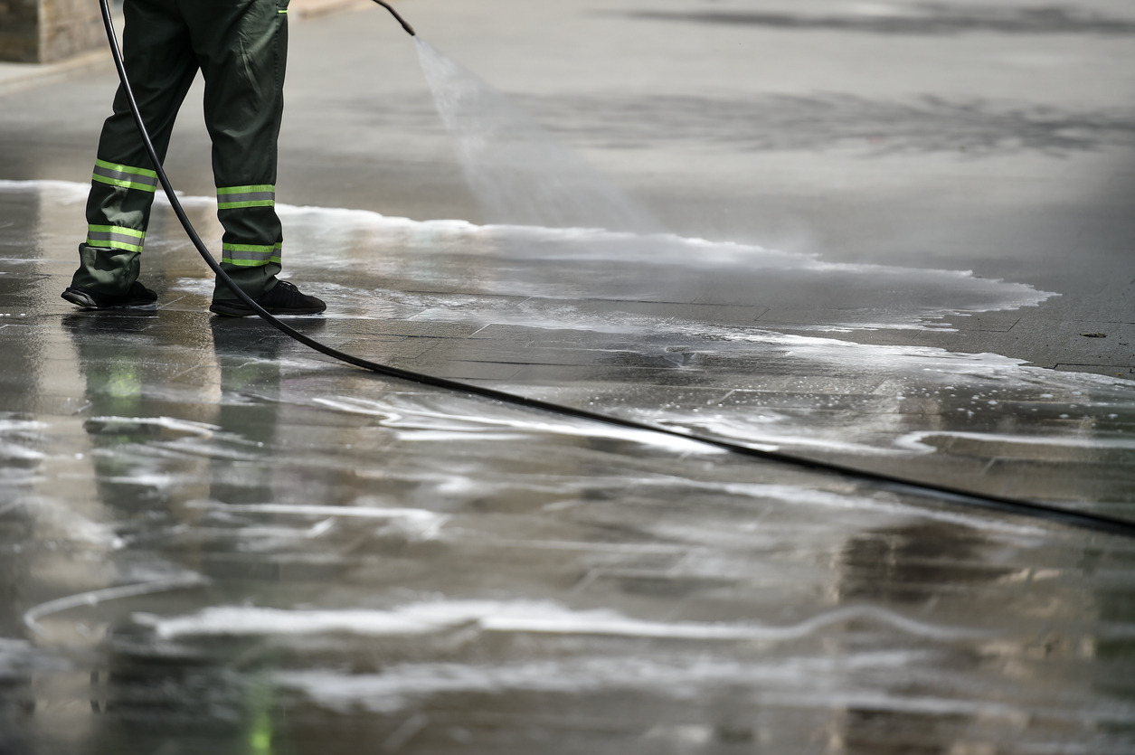 AZPW MAINTENANCE SERVICES COMPREHENSIVE EXTERIOR CLEANING SOLUTIONS IN HOUSTON